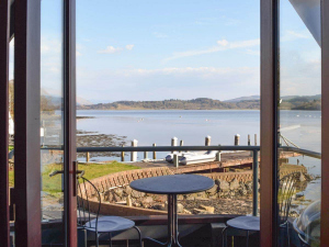 Luxury chalet overlooking Loch Etive